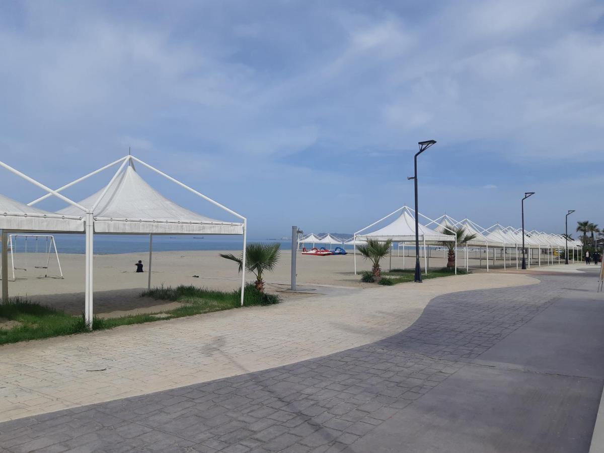 Comfy Beachfront Apartment - 50M From The Sea ゴーレム エクステリア 写真
