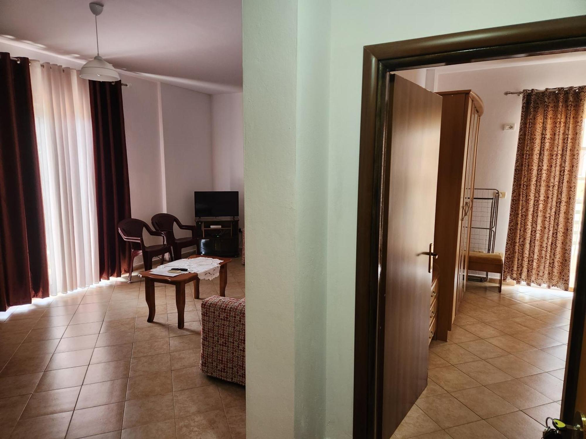 Comfy Beachfront Apartment - 50M From The Sea ゴーレム エクステリア 写真