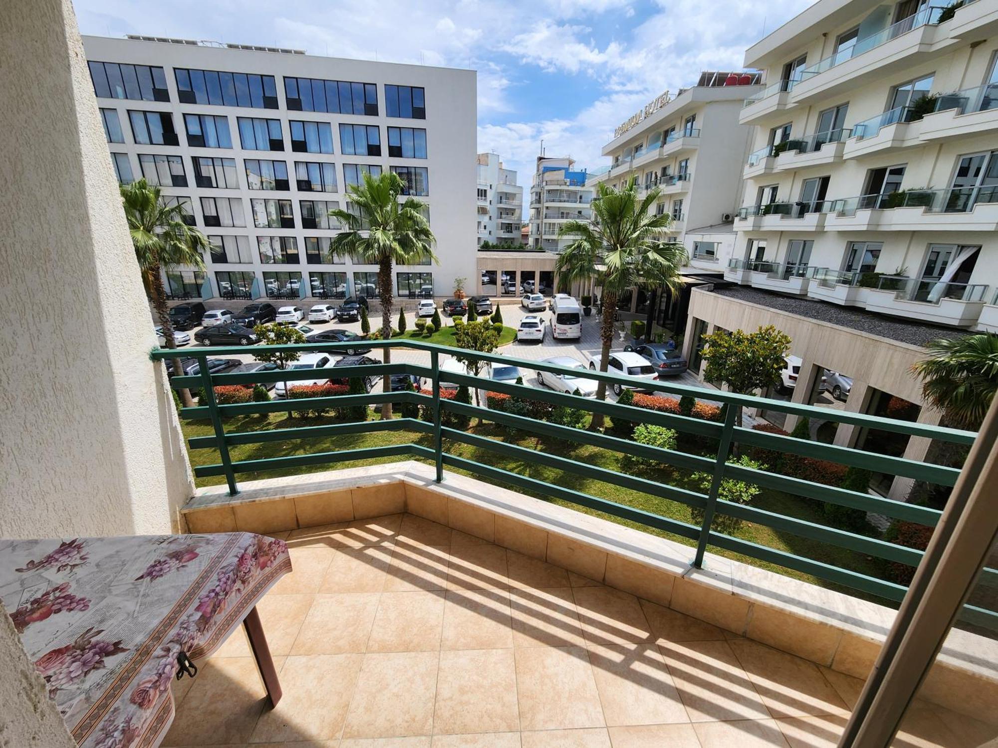Comfy Beachfront Apartment - 50M From The Sea ゴーレム エクステリア 写真
