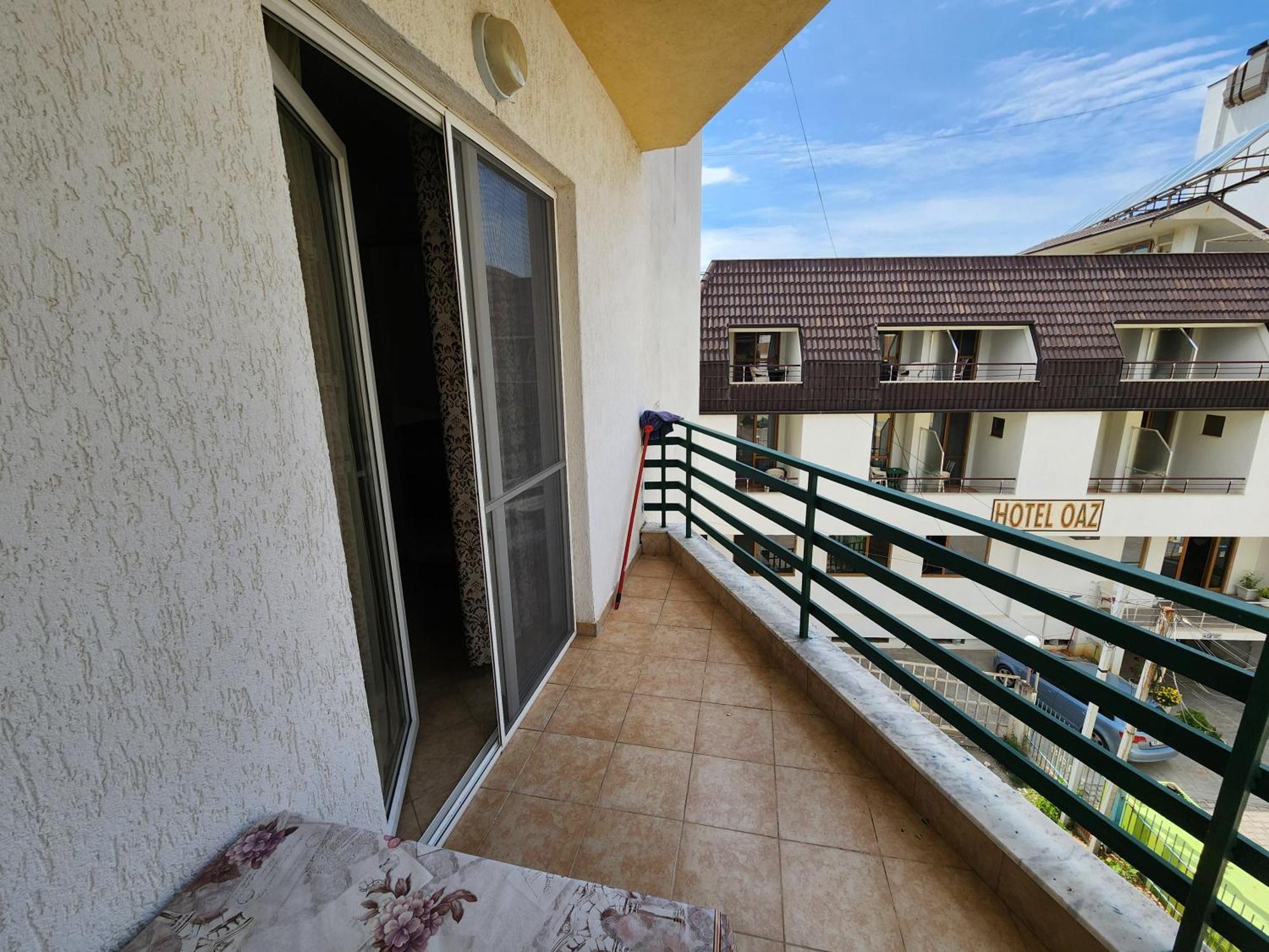 Comfy Beachfront Apartment - 50M From The Sea ゴーレム エクステリア 写真
