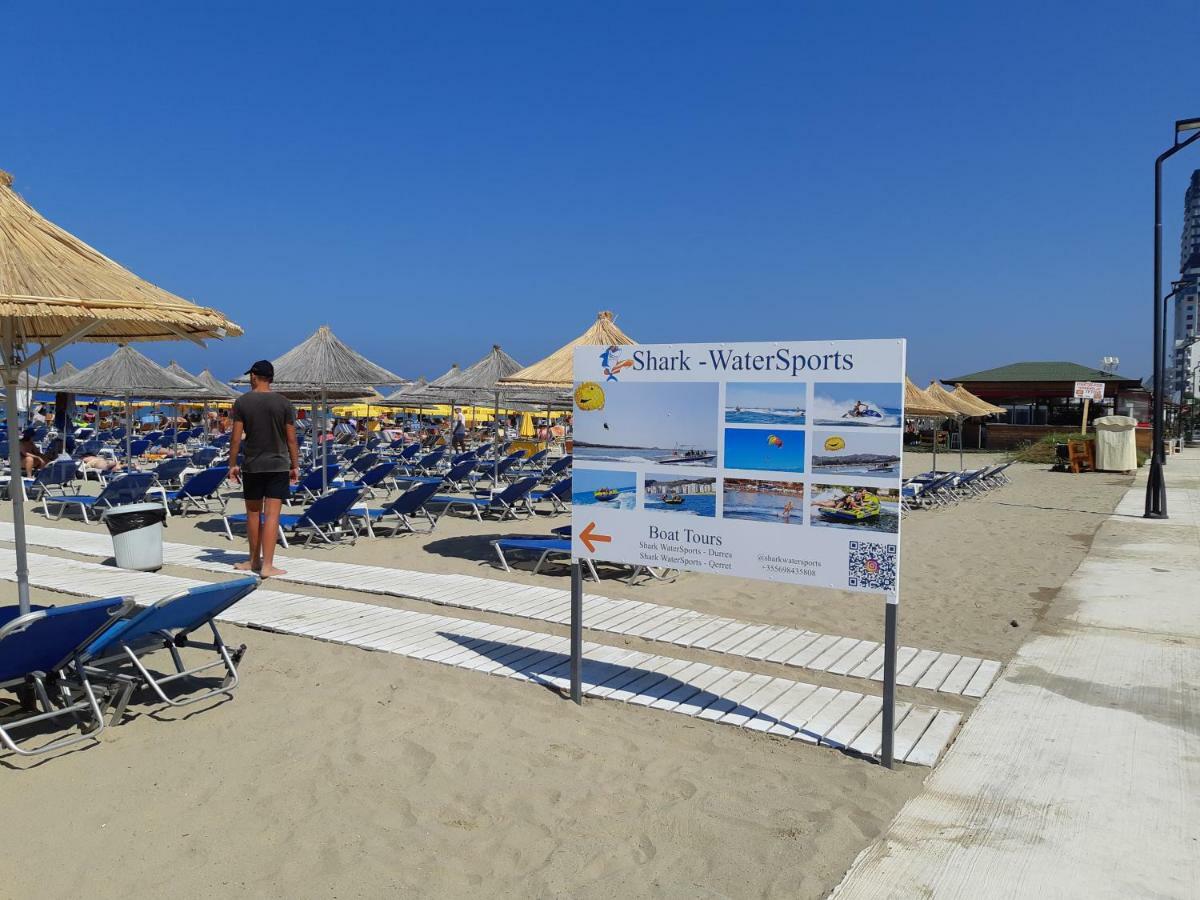 Comfy Beachfront Apartment - 50M From The Sea ゴーレム エクステリア 写真